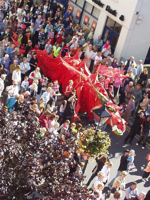 giants8 Welsh Dragon 30ft puppet Ireland.JPG